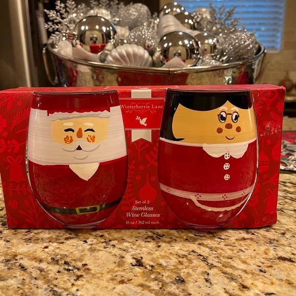 SANTA & MRS CLAUS STEMLESS WINE GLASSES NWT - Picture 8 of 11